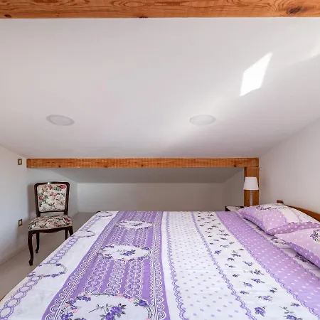 Plush In With Hot Tub And Near The Sea *